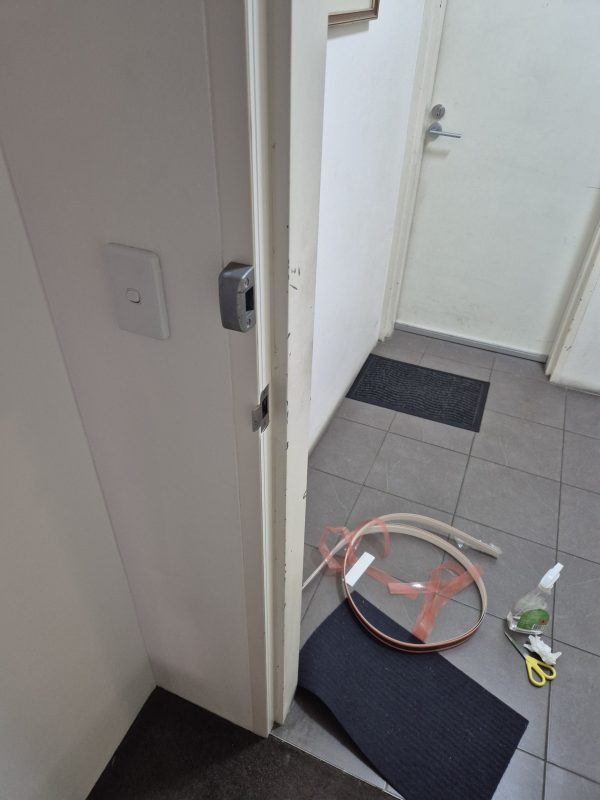 Installation of intumescent seals on fire doors
